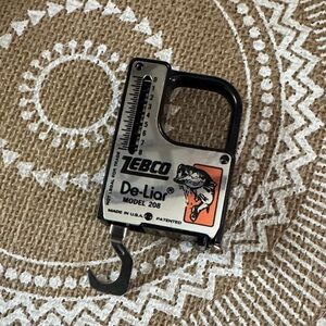 Zebco De-Liar Model 208 Fish Scale & tape measure